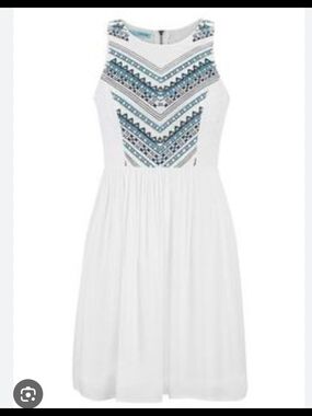 Maurices NWOT Sz 2 White Mini Dress with Blue Embroidered Chevron Bodice
